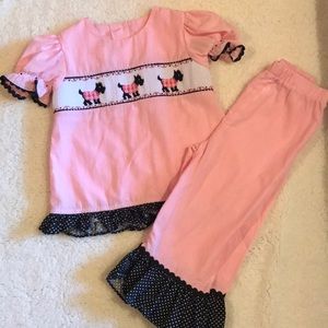 EUC size 2T Stellybelly Scotty dog smocked set